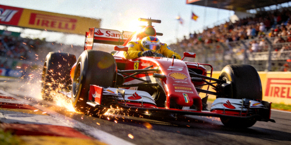 F1赛车在赛道上飞驰的震撼画面